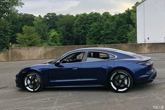 看法拉利,蓝色魅力,好看轮毂,动感十足,合理安排,就是很爽