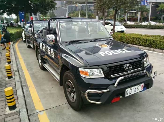 敞篷版猎豹q6反恐车