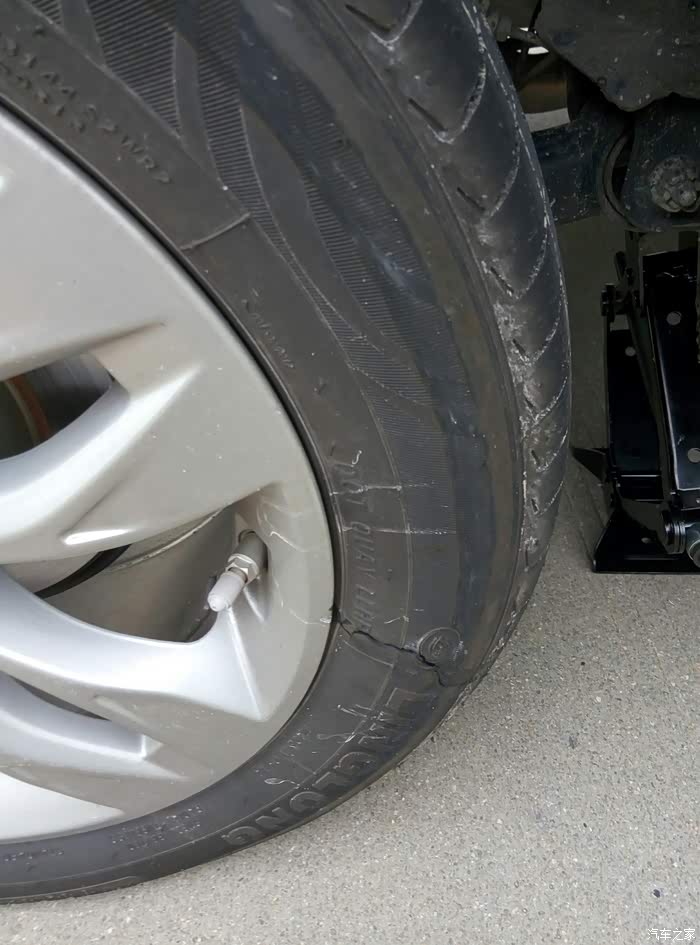 爆胎了