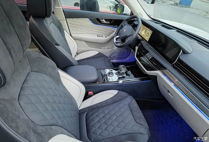 【图】白色车身蓝白内饰提车_红旗hs5论坛_汽车之家论坛