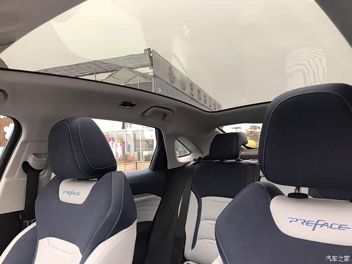 这个天幕是我一眼就能够看上去的,很给力的设计