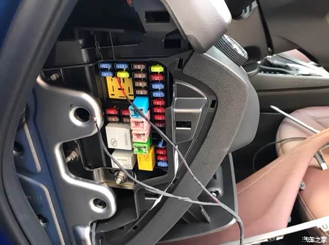 1295 | 回复: 4 别克gl6论坛 有谁知道gl6高配的车内保险盒在哪里?