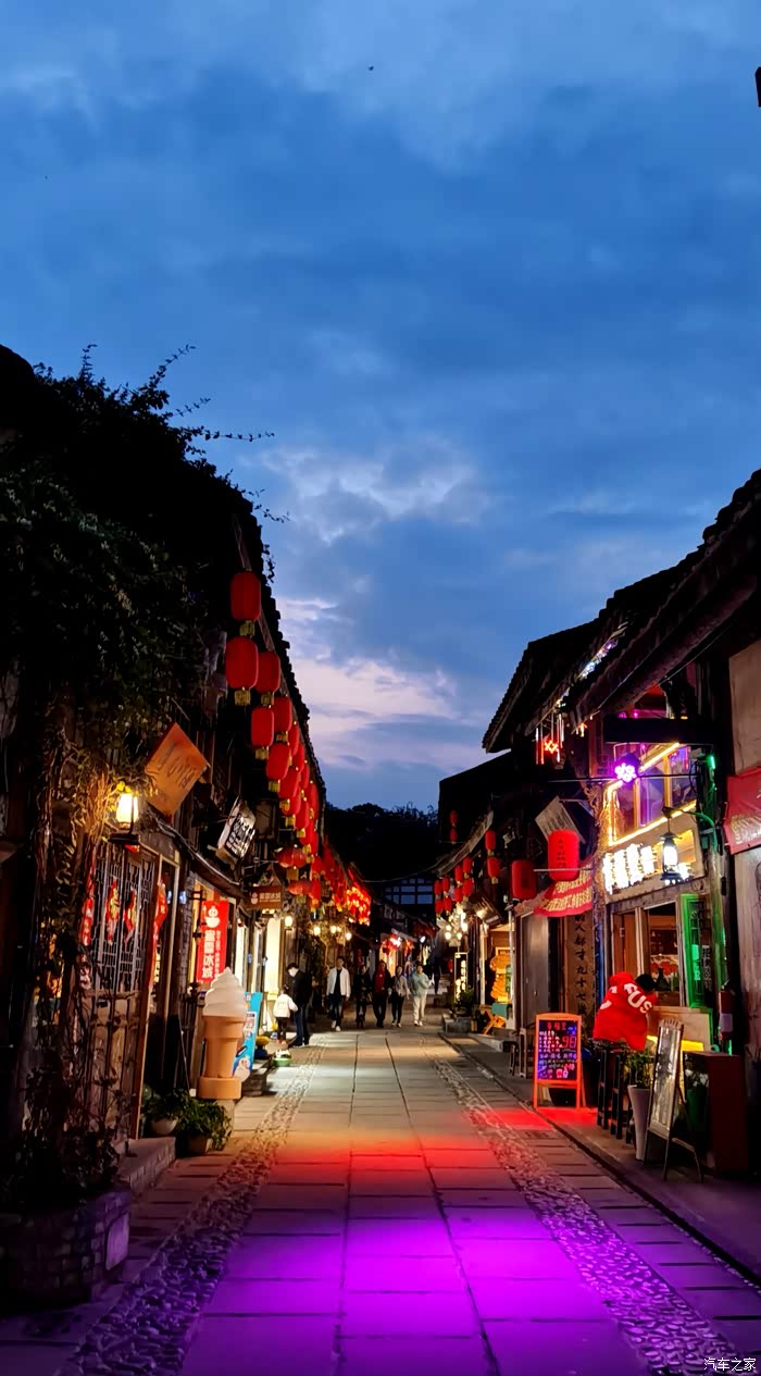 江淮嘉悦x4走进成都周边小丽江都江堰西街