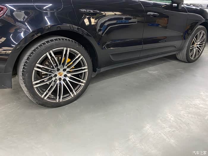 个人出售成色新高的macan 21寸turbo 原厂轮毂!32700进,现转让!