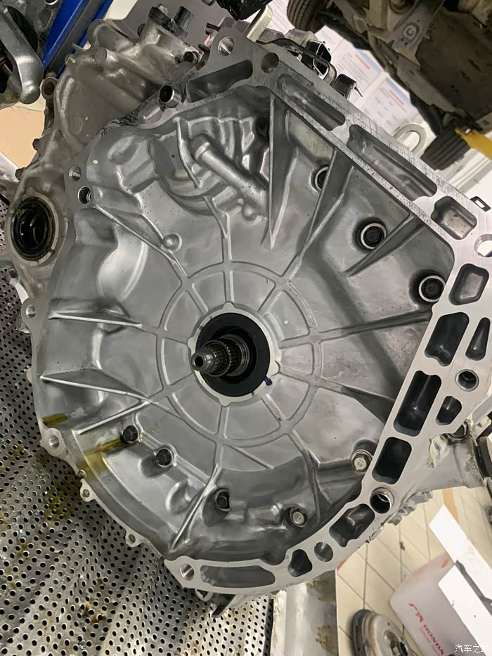 十代雅阁变速箱维修后再次漏油