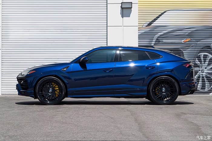 蓝色兰博基尼urus已经无法用语言形容他的酷车展上的常客