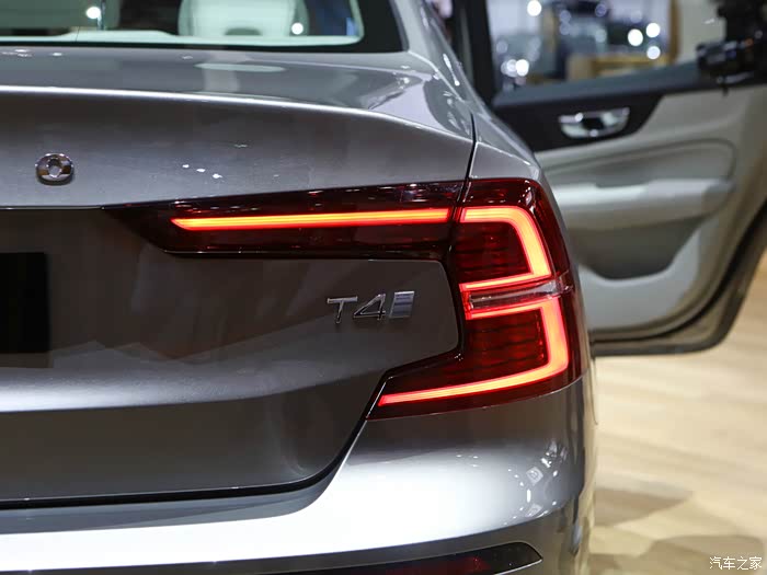 汽车之家16岁生日快乐沃尔沃的雷神之锤大灯