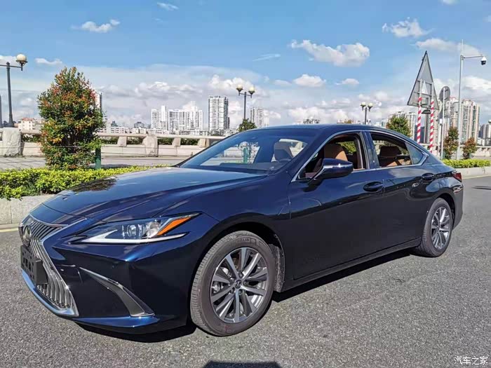 【图】es200豪华宝蓝订车满月纪念_雷克萨斯es论坛_汽车之家论坛