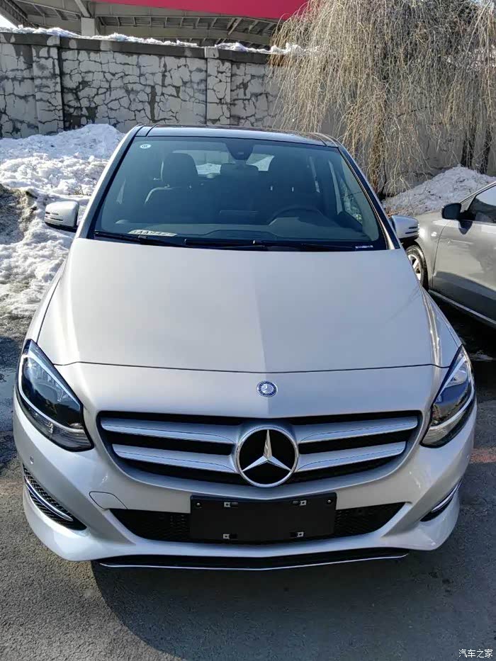 3720 | 回复: 25 奔驰b级论坛 b200颜色选哪个?