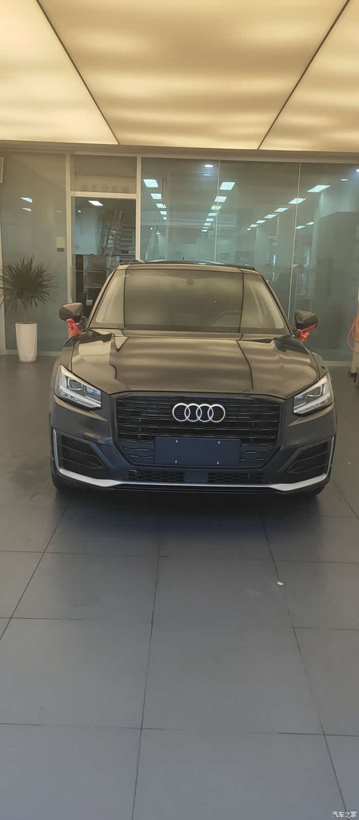 奥迪q2l提车作业帖牵手q2l锰石黑一个你一个我就足够