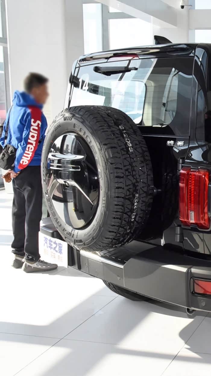 坦克300 后备胎 改轮胎轮毂