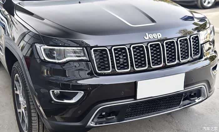 50多万元jeep新款大切诺基,这车有没有普拉多霸气?