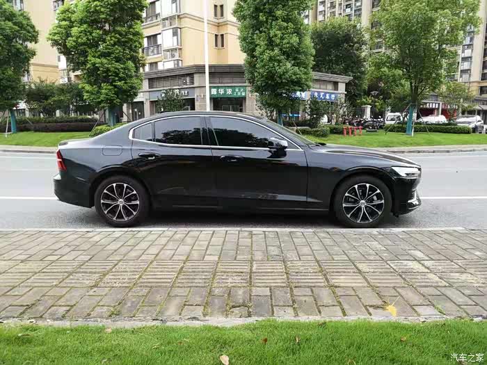 我的沃尔沃s60黑武士外观分享