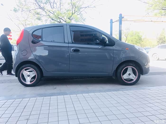 13款qq改装人字轮毂全车改色