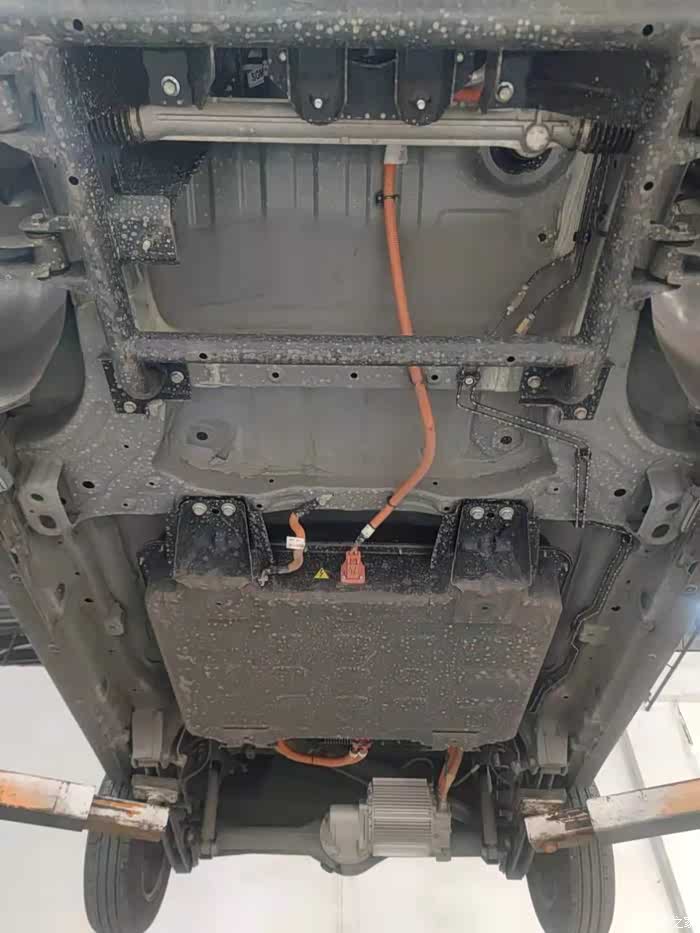 【图】你们的马卡龙元宝梁横梁有几根_宏光miniev论坛_汽车之家论坛