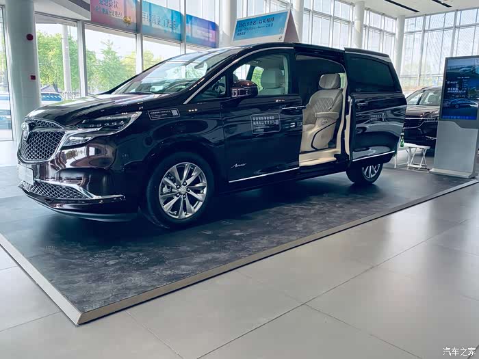 一个奥迪车主本着二胎家庭的需求探店gl8avenir