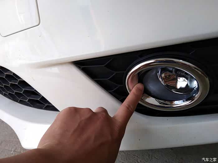 2019款轩逸经典安装雾灯