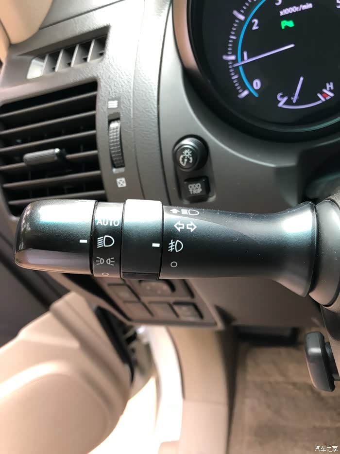 中东版普拉多后雾灯怎么开?