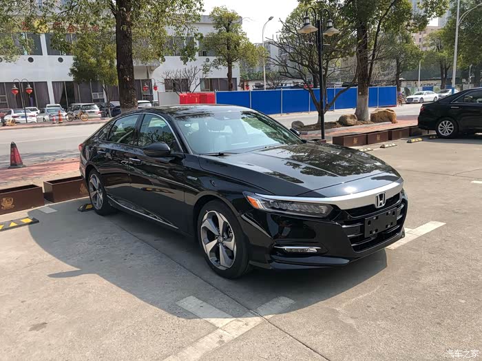 新提的十代雅阁锐智版