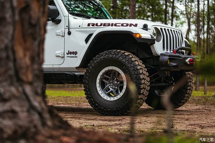 白色牧马人jl4门小清新改装