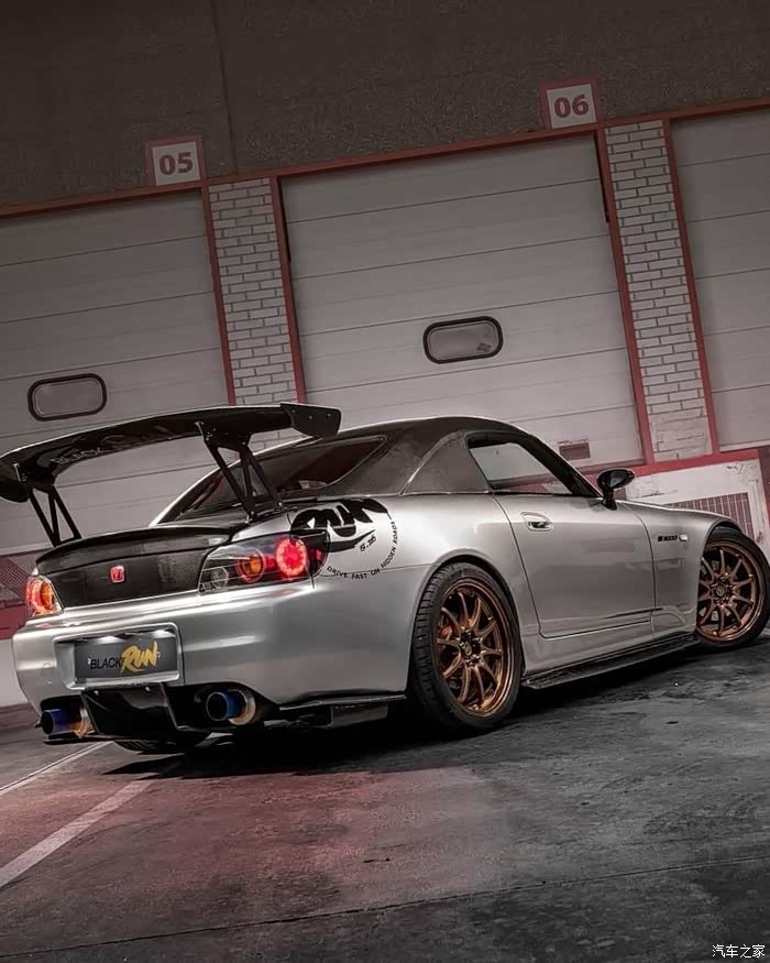 本田s2000炫酷时尚,太帅了.