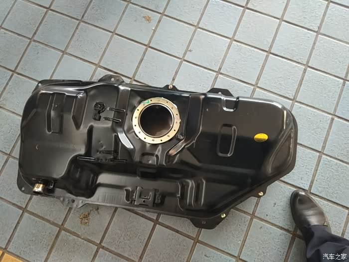 山东长安车友会12款悦翔更换油箱