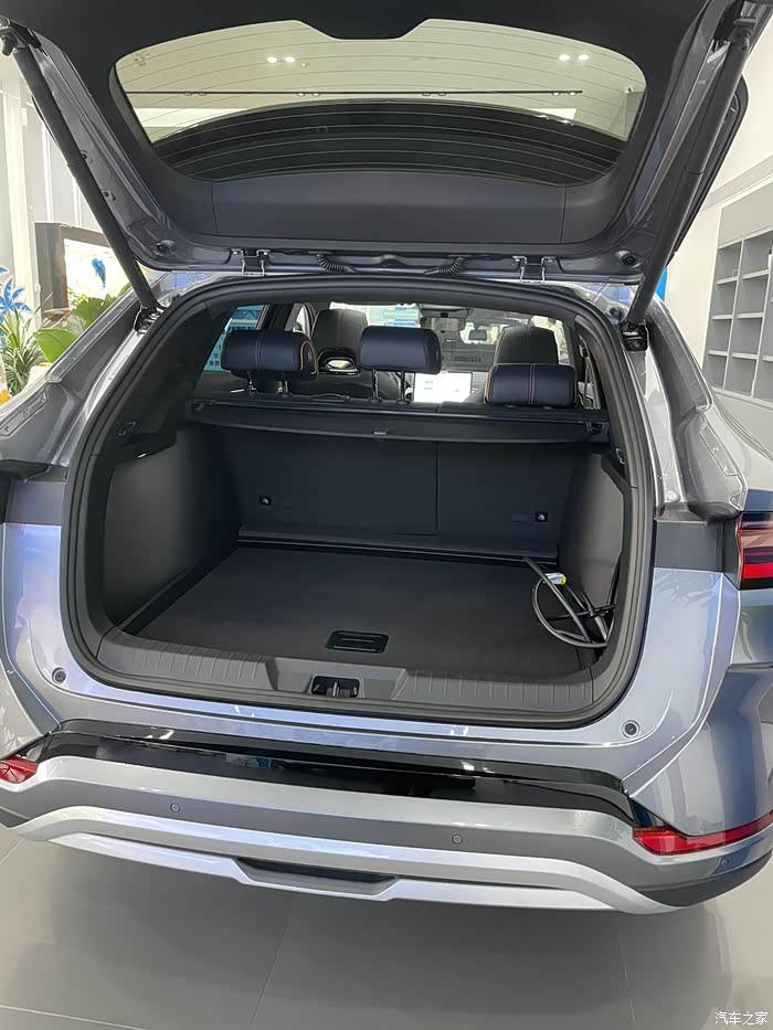 宋plus冠军版尾箱偏小了