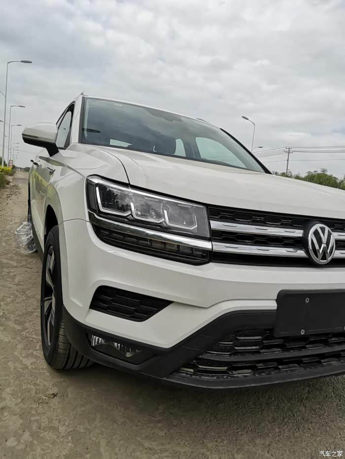 关键在于适合自己,开着大众途岳外出感受春天的味道.