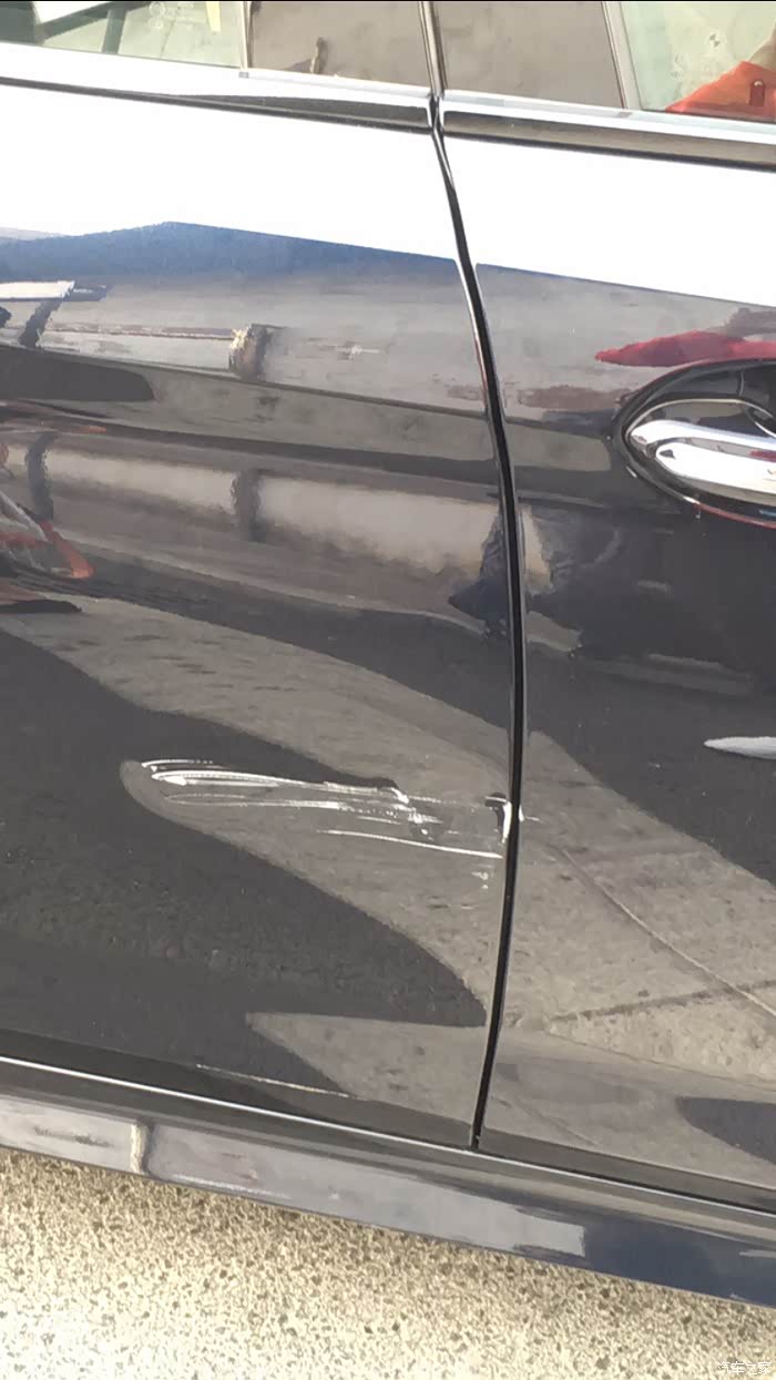 【图】新5 大年初一把车门撞了._宝马5系论坛_汽车之家论坛