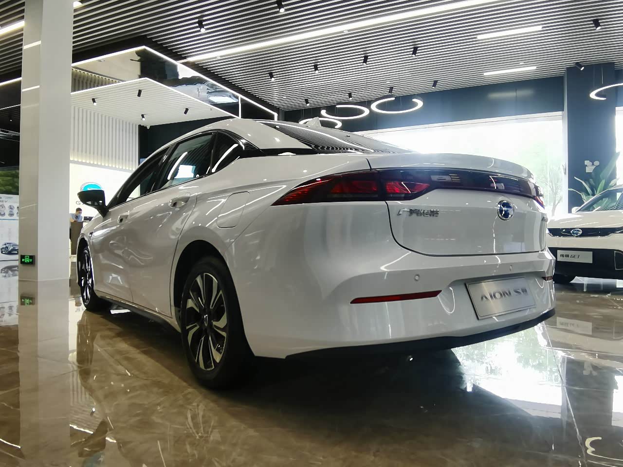 【图】今天歇班了,一起和朋友到店试乘试驾埃安s,分享一下_aion s论坛