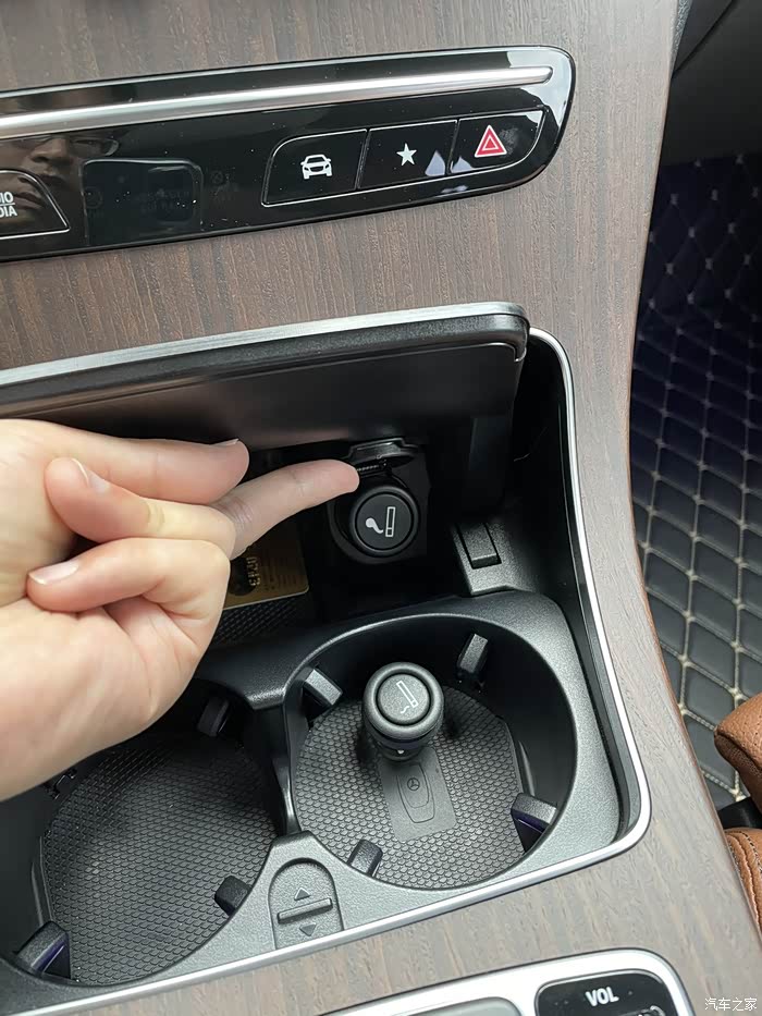 【图】glc300l的点烟器_奔驰glc论坛_汽车之家论坛