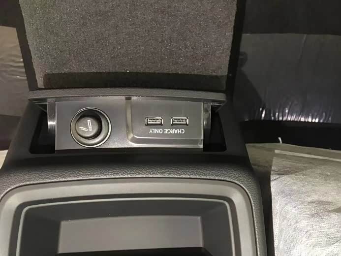 多图预警,奥迪a4l的舒适性及日常实用配置体验