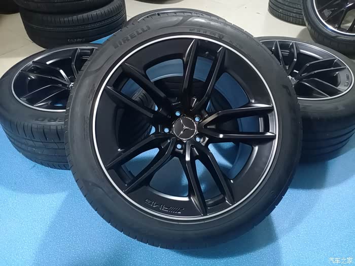 出19寸奔驰gt50原厂轮毂一套