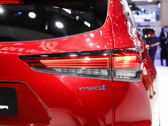 汽车之家16岁生日快乐一汽丰田皇冠陆放crownkluger