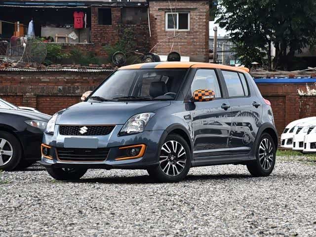 铃木雨燕,分体式的进气格栅,搭配大面积的灯组更显运动