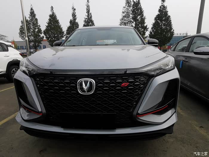 实拍霸气的原子灰cs75plus外观