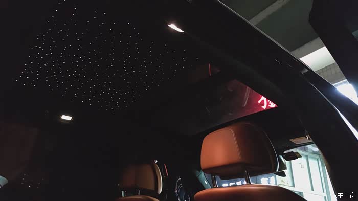 首台红旗h9送你一个全景天窗卷帘星空顶