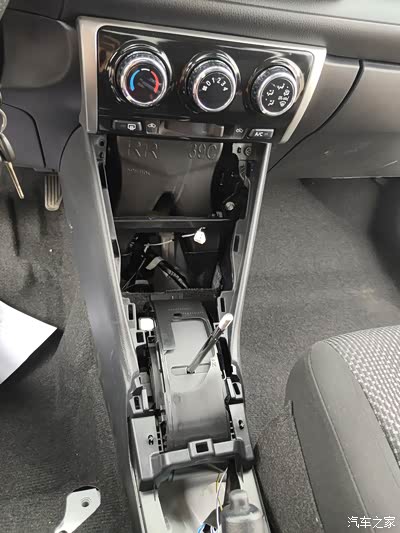 2019款丰田威驰加装座椅加热