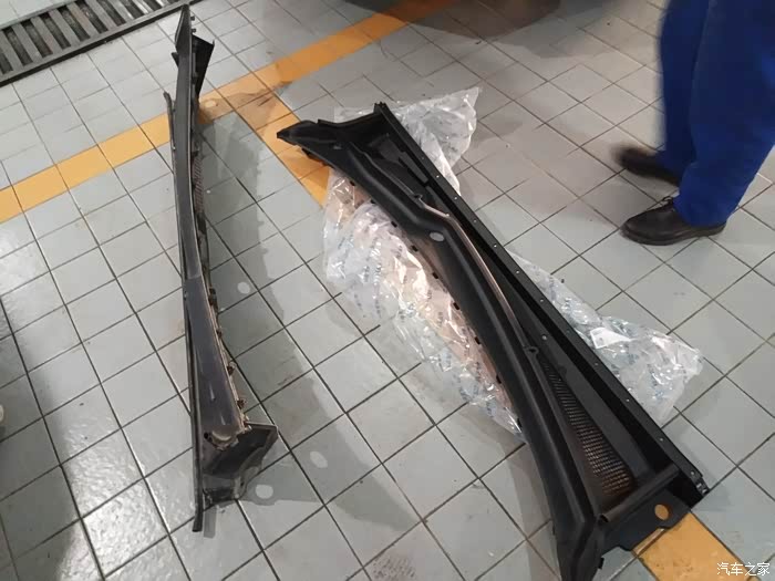 吉林市cs75车友会更换前风挡引水槽