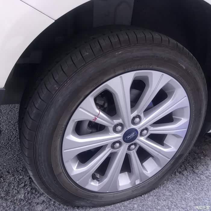重大发现福睿斯高配轮胎是简配还是轮胎本身问题各位大神