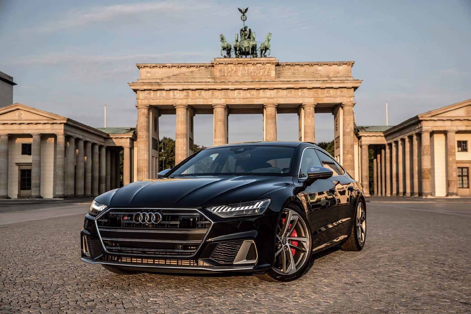 黑色车身的奥迪s7,动感十足