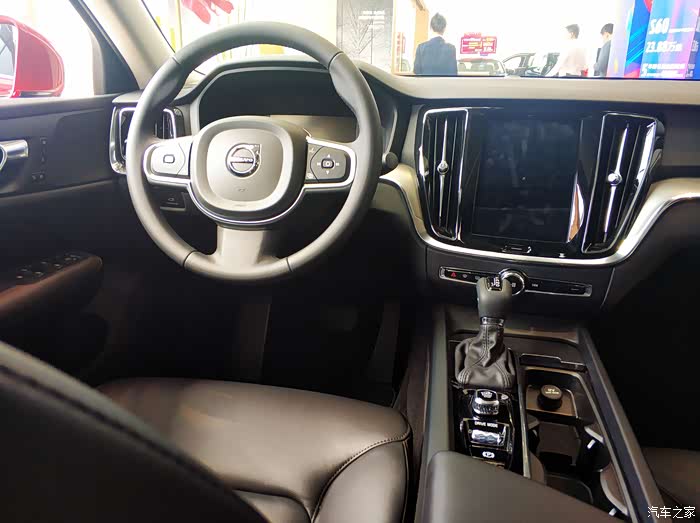 【2020中国春季云车展看车】沃尔沃s60云看车 店内试驾