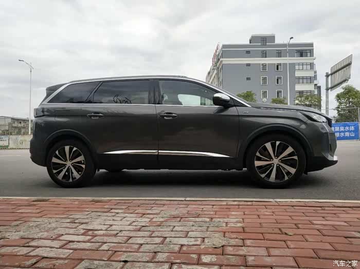 标致5008外观将我吸引