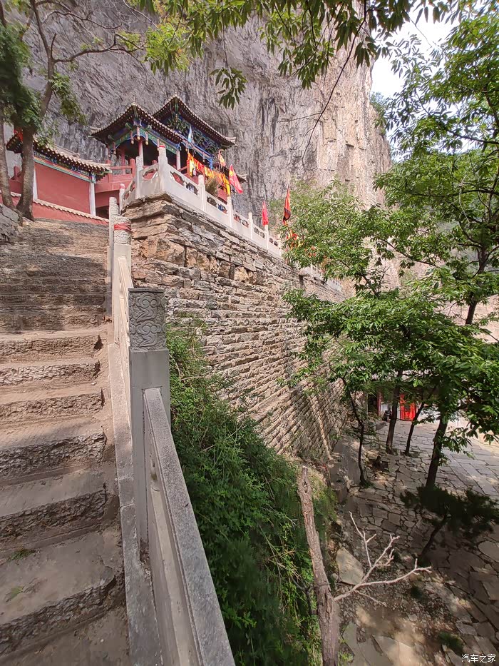 多彩六月平山县天桂山景区姹紫嫣红