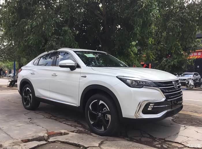 年轻态 健康品—长安cs85 溜背车