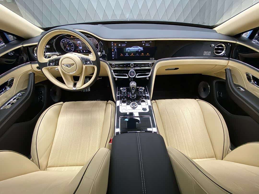 宾利飞驰这内饰空间无敌了