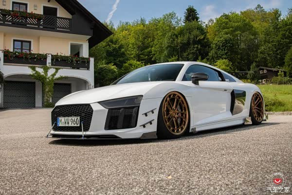 爆改的奥迪r8,金色轮毂太帅了