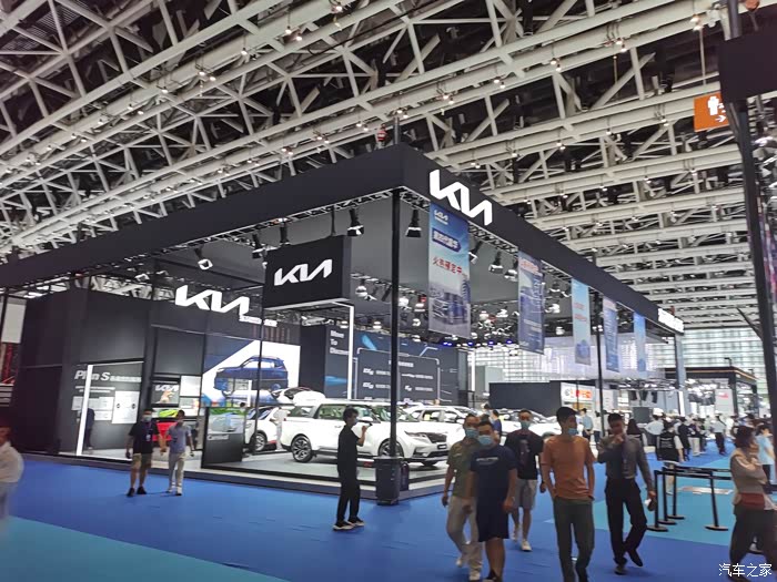 最近天气挺热的,又一次来到了车展