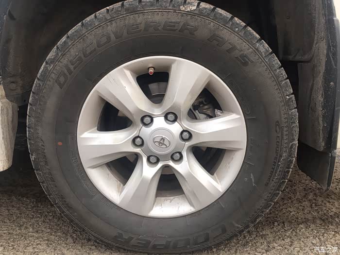 出固铂95新普拉多26565r17的轮胎一套