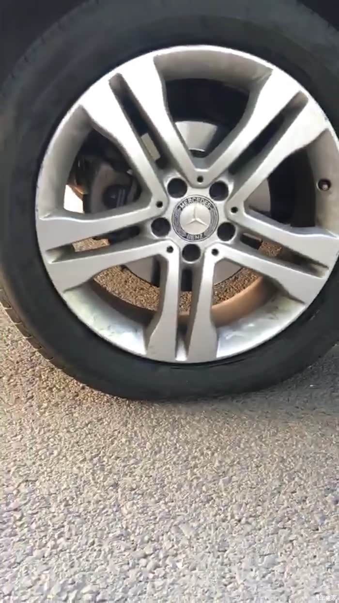 【图】gla 200丐白的第一次换胎_奔驰gla论坛_汽车之家论坛